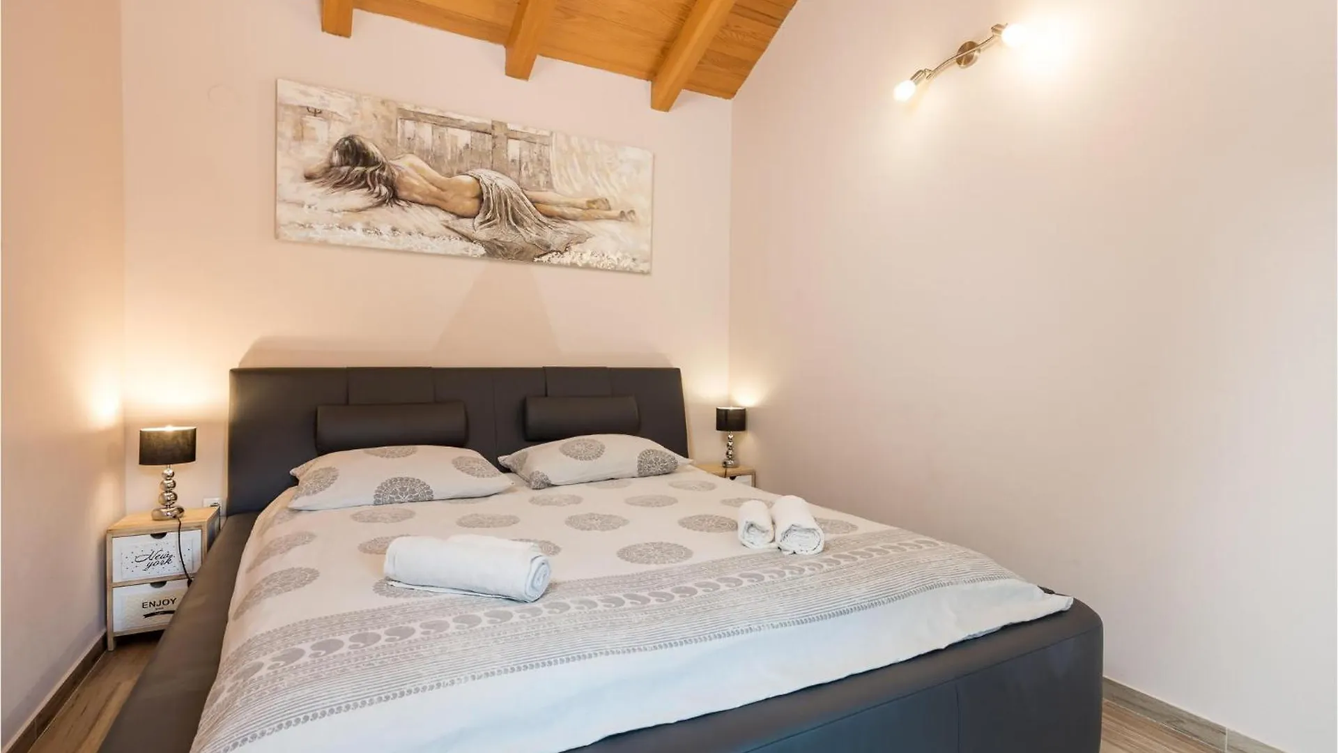 Gorgeous Home In Gostinjac With Kitchen 0*,
