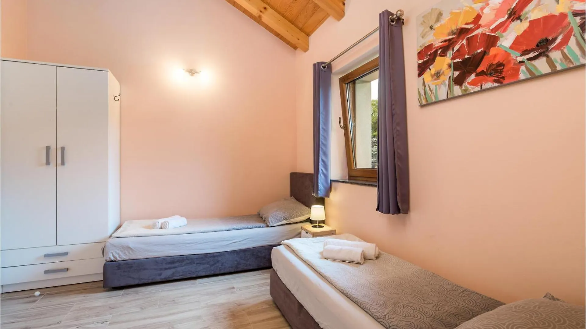 Gorgeous Home In Gostinjac With Kitchen Hébergement de vacances